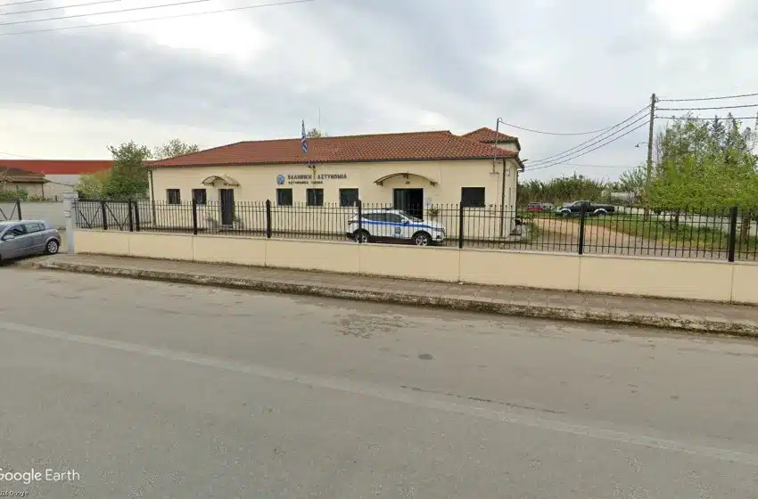 Ρομά τα έκαναν γυαλιά καρφιά στο Αστυνομικό Τμήμα για να απελευθερώσουν φίλο τους 3 astynomiko tmhma phneioy 850x560 1