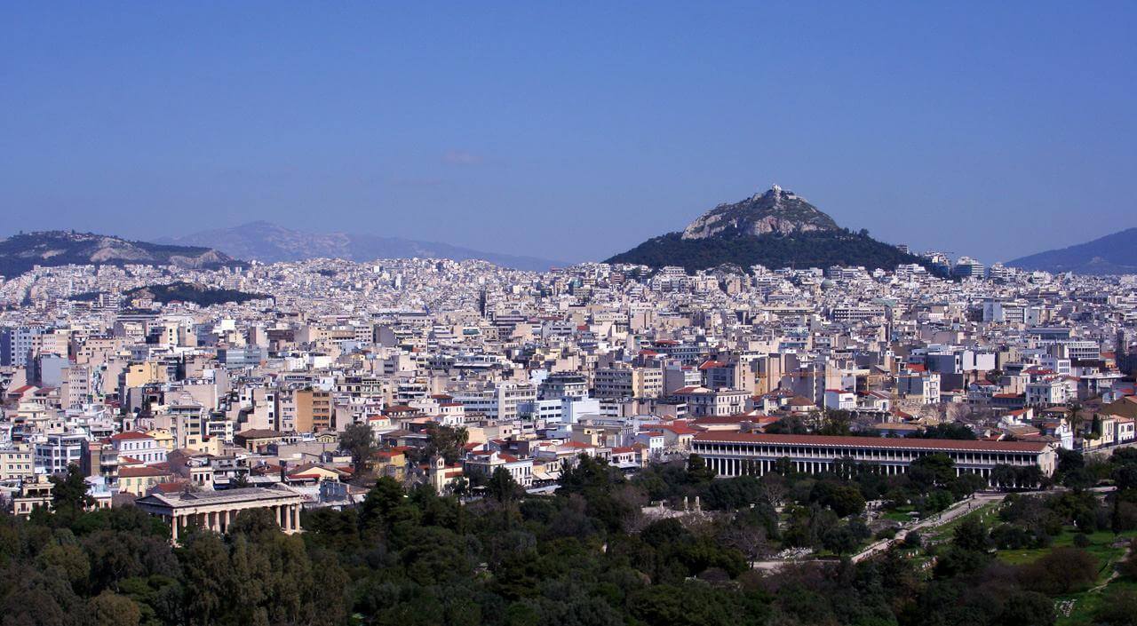 Γιατί όλοι θέλουν να φύγουν από την Αθήνα αλλά κανείς δεν θέλει πραγματικά να ζήσει μακριά της 2 athens panorama