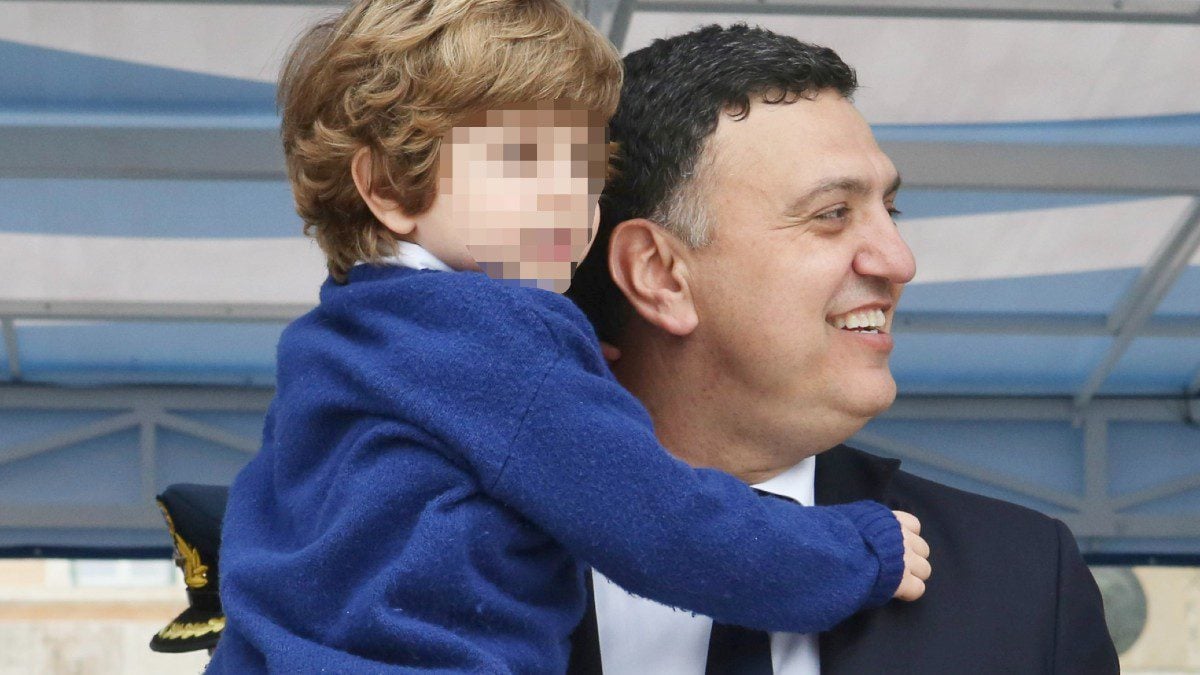 basilis kikilias
