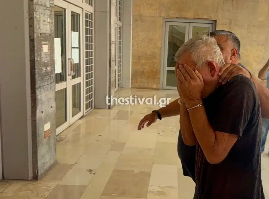 Εξοργιστικό βίντεο: Η στιγμή που 59χρονος πυρομανής στη Σίνδο, βάζει φωτιά σε ξερά χόρτα και εξαφανίζεται – Κατηγορείται για 6 εμπρησμούς 1 empististhessaloniki
