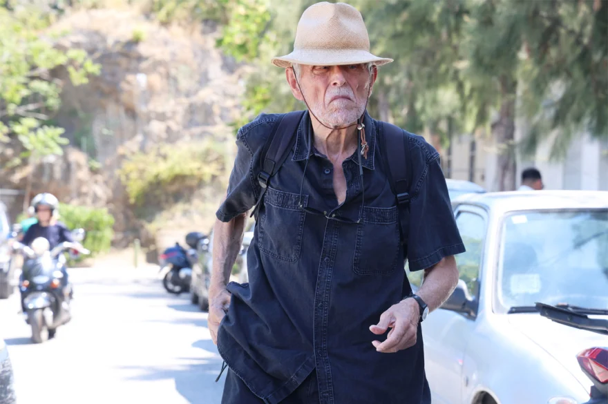 Κηδεία Νίκου Καλογερόπουλου: Τον αποχαιρέτησαν με όργανα και τραγούδια - Όλος ο καλλιτεχνικός κόσμος ήταν εκεί 32 khdeia kalogeropoulos 18