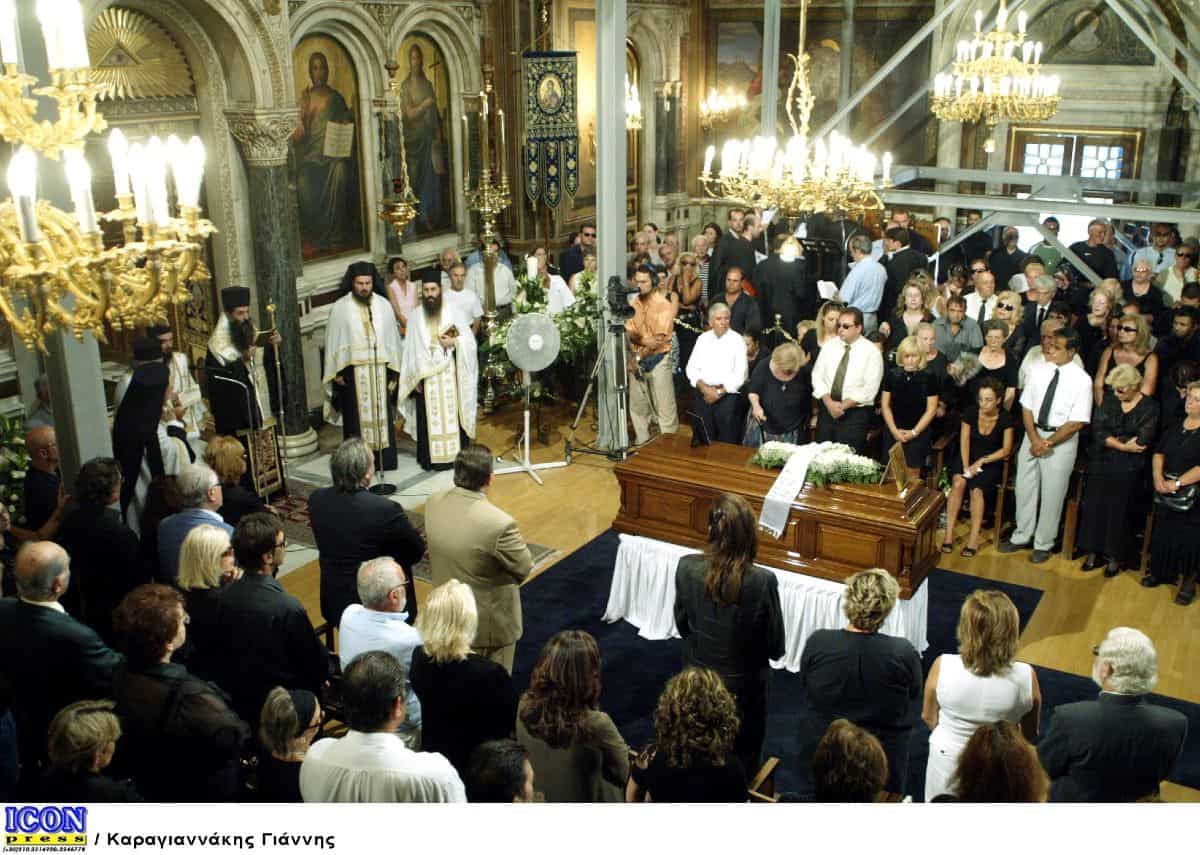 21 χρόνια από τον θάνατο της Βίκυς Μοσχολιού: Η σπαρακτική ανάρτηση των παιδιών της - Που χάθηκε η αμύθητη περιουσία της 4 kideia