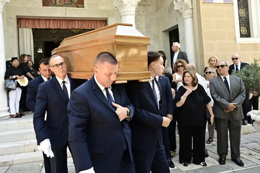 kideia stefanos manos 2