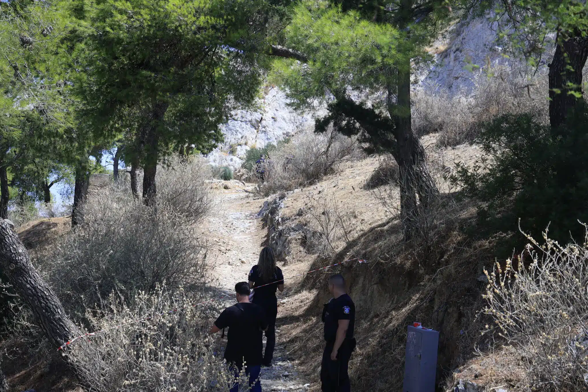 Λυκαβηττός: Βρέθηκε πτώμα σε σπηλιά κοντά στο εκκλησάκι των Αγίων Ισιδώρων 1 likavittos 3 eurok 2048x1365 1