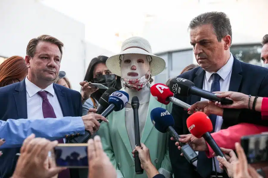 Επίθεση με βιτριόλι: Η ώρα της αποφυλάκισης της Έφης Κακαράντζουλα πλησιάζει - Η κραυγή της Παλιοσπύρου - «Δεν είμαι καθόλου...» 4 litras paliospirou