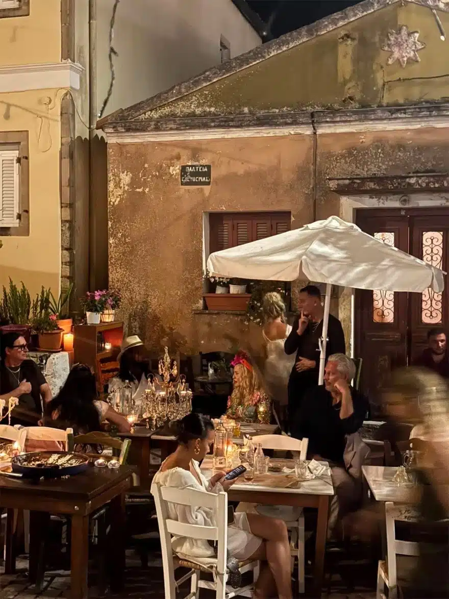 Μαντόνα: Γενέθλια σε χωριό της Κέρκυρας με ελληνική μουσική και παραδοσιακά φαγητά - Γιατί δεν πήγε στην εκκλησία ενώ την περίμενε ο παπάς 1 madonna kerkyra 2