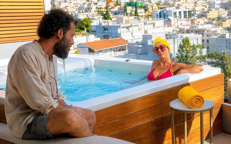 Αυτοσαρκαστική, πρωτότυπη και έξυπνη: Δες απόψε στο Ertflix μια από τις πιο διαφορετικές ελληνικές ταινίες των τελευταίων ετών
