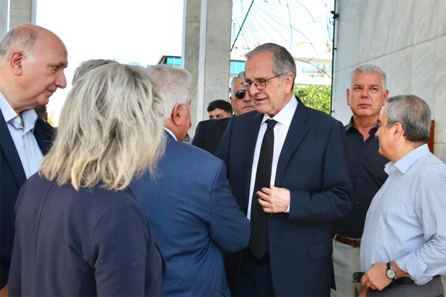 Τελέστηκε το μνημόσυνο της κόρης του Αντώνη Σαμαρά, Λένας στο Α' Νεκροταφείο Αθηνών 9 mnimosino samara 11