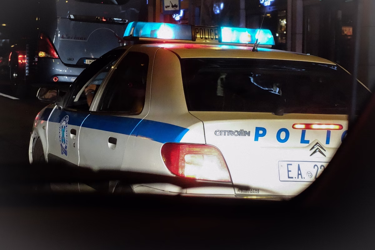 Θρίλερ στον Άγιο Δημήτριο: Νεκρός αστυνομικός μέσα σε υπηρεσιακό αυτοκίνητο 3 peripoliko nyxta 1200x800 1