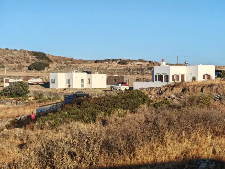 Γαμήλιο ταξίδι στην Ελλάδα μετατράπηκε σε τραγωδία στη Σίφνο 3 sifno elikoptero3