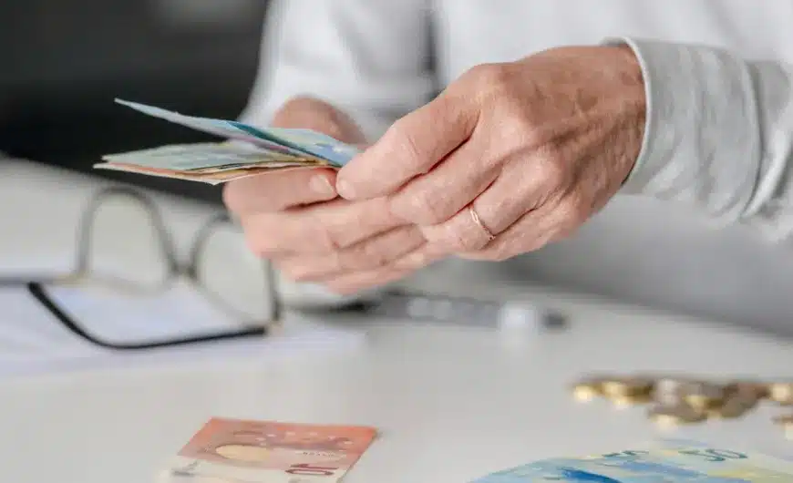 Επίσημο: Κυκλοφόρησαν τα ευχάριστα - Μεγάλη «ανάσα» για 670.000 συνταξιούχους 1 syntaksioyxoi