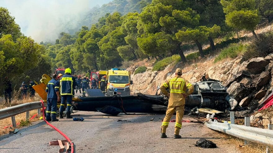 Πτώση πυροσβεστικών ελικοπτέρων - Πληροφορίες για δυο νεκρούς 1 syntrimiaelikoptero
