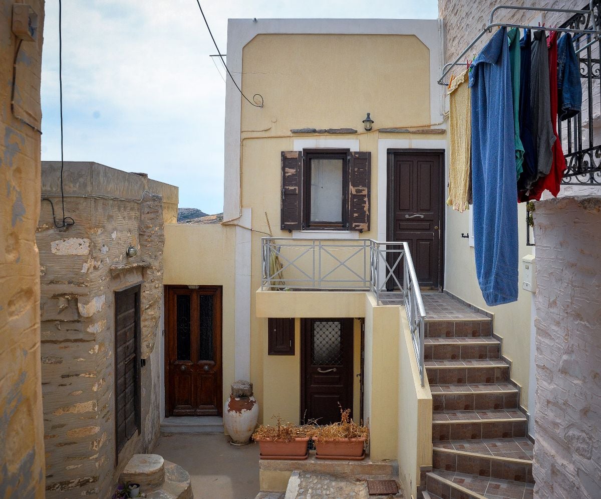 syros spiti