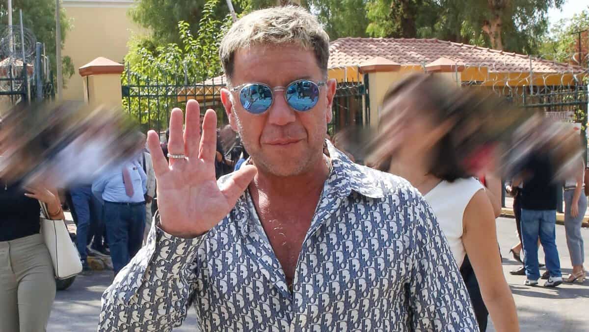 Μυστήριο με την ιδιωτική κλινική Stem Cell στο Κολωνάκι που άφησε την τελευταία του πνοή ο Μαζωνάκης: Η θεραπεία νεότητας που δεν άντεξε η καρδιά του 3 2 67