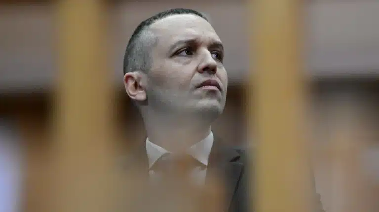 Σάλος με την δωρεά του Κασιδιάρη στο 1ο Δημοτικό σχολείο Μεγάρων 1 56374e02588e4328bc5dac55cef9bb17