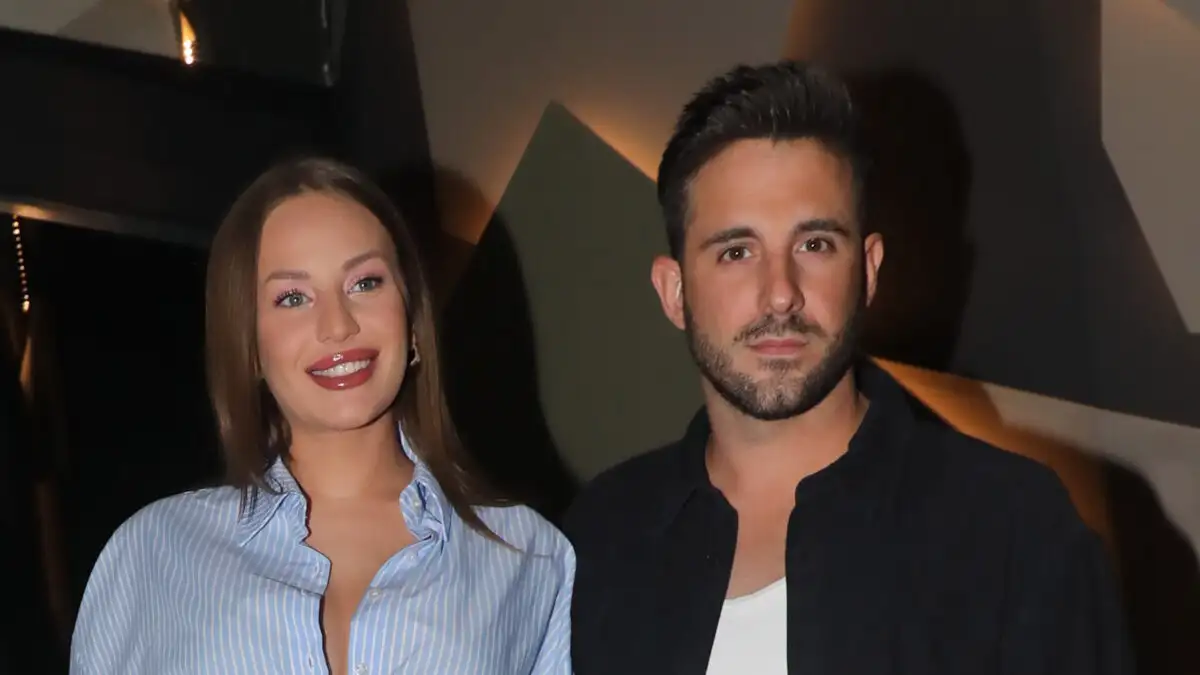 Ανδρομάχη: Σαν άλλη σούπερ σταρ κάνει μορφασμούς στου δημοσιογράφους-Εκνευρισμένη στις κάμερες με τις ερωτήσεις για το διαζύγιό της 1 andromaxi ndp 1200x675 1