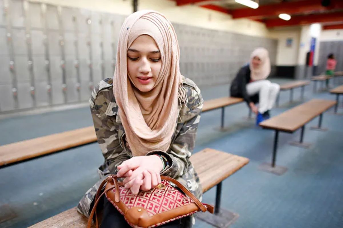 austria students islamic headscarf reuters