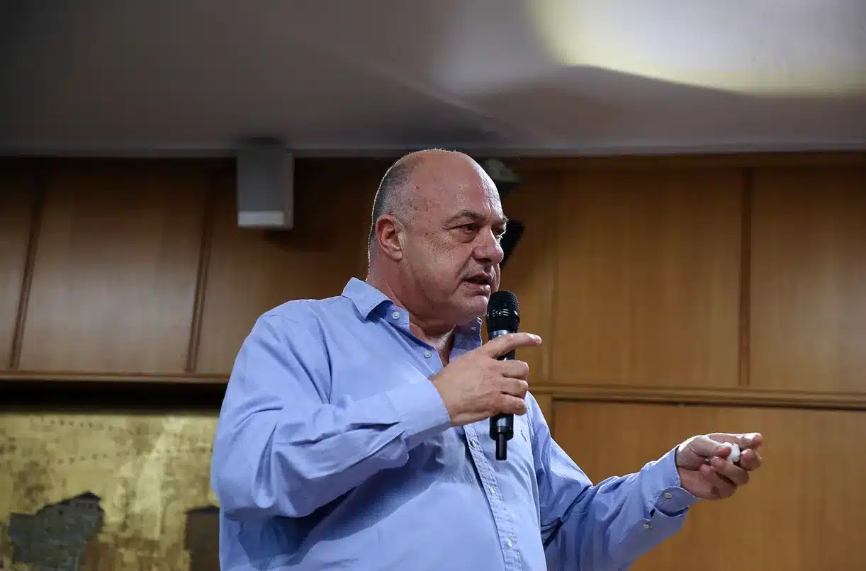 Βαρύ πένθος για τον Αχιλλέα Μπέο - Πέθανε η αδεφλή του - Η αιτία θανάτου 2 axilleas mpeos.jpg