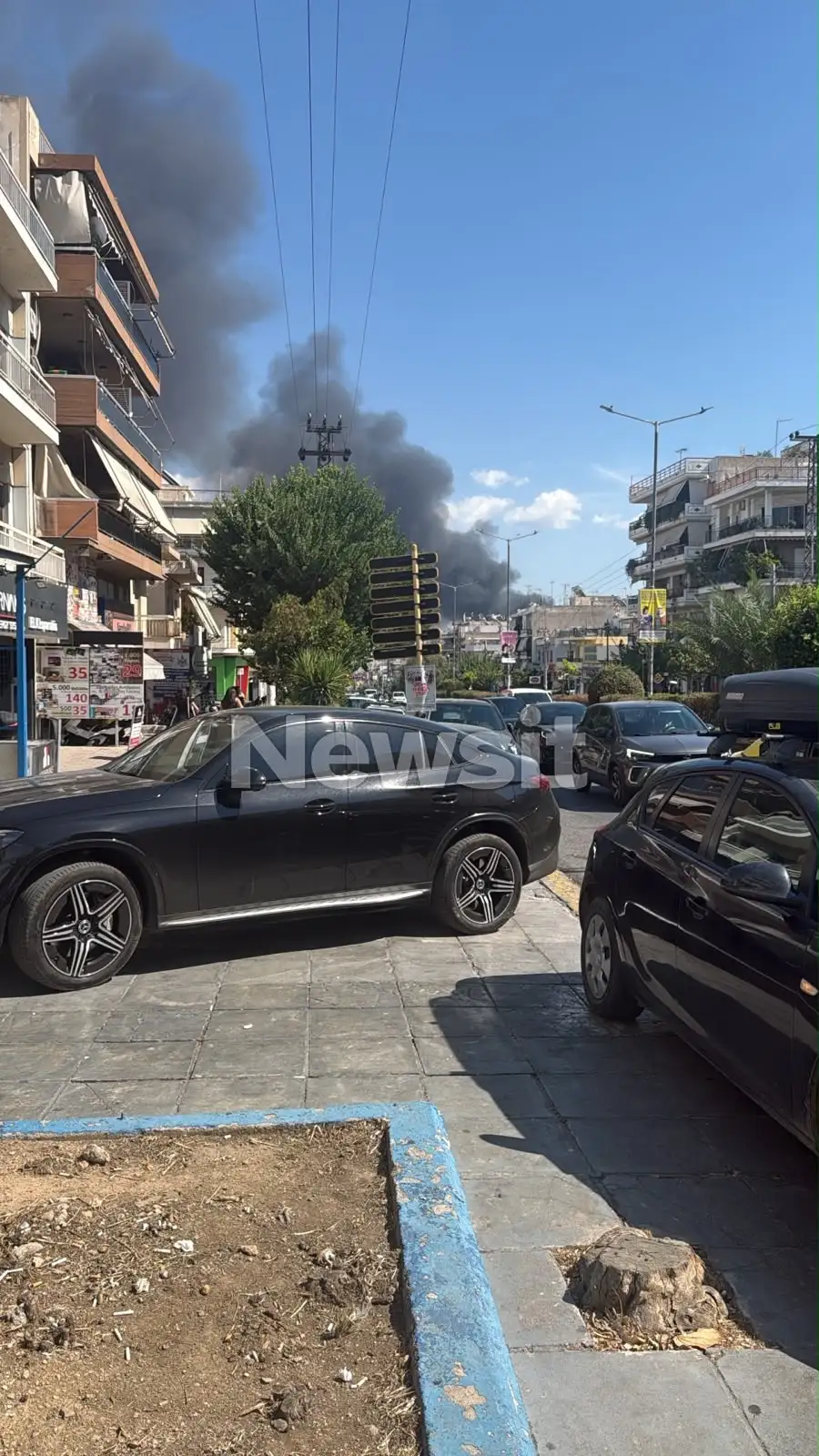 Μεγάλη φωτιά στον Ρέντη – Καίγονται λάστιχα και παλέτες 2 fotia renti2