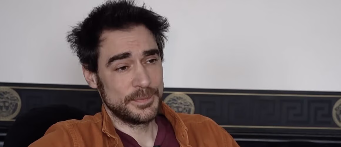 «Δεν έχω ζωή πια, δεν μπορώ να βγω από το σπίτι μου» - Ο ηθοποιός Αρνό Ντενίς υποβλήθηκε σε ευθανασία σε ηλικία 43 ετών 1 france 5