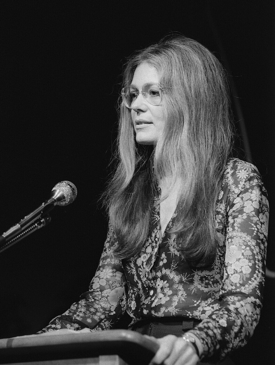 gloria steinem 1975