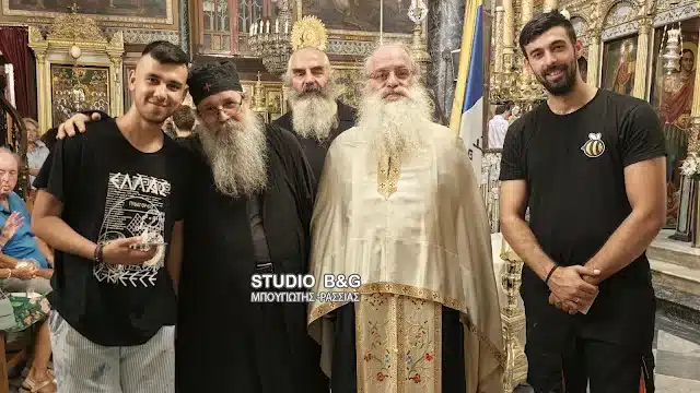 Δύο νεαροί Έλληνες μουσουλμάνοι από την Κομοτηνή σήκωσαν την εικόνα της Παναγίας σε λιτανεία στο Ναύπλιο - Θα βαπτιστούν χριστιανοί 1 image1788856177