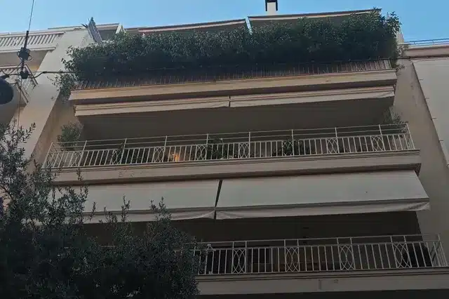 Γιώργος Μαζωνάκης: Ένας διασώστης και ένας πολίτης «έδωσαν» τους γιατρούς – «Προσπαθούσαν να αποσυνδέσουν το μηχάνημα για να κρύψουν τα ίχνη» 2 kolonaki mazonakis 640x426 1