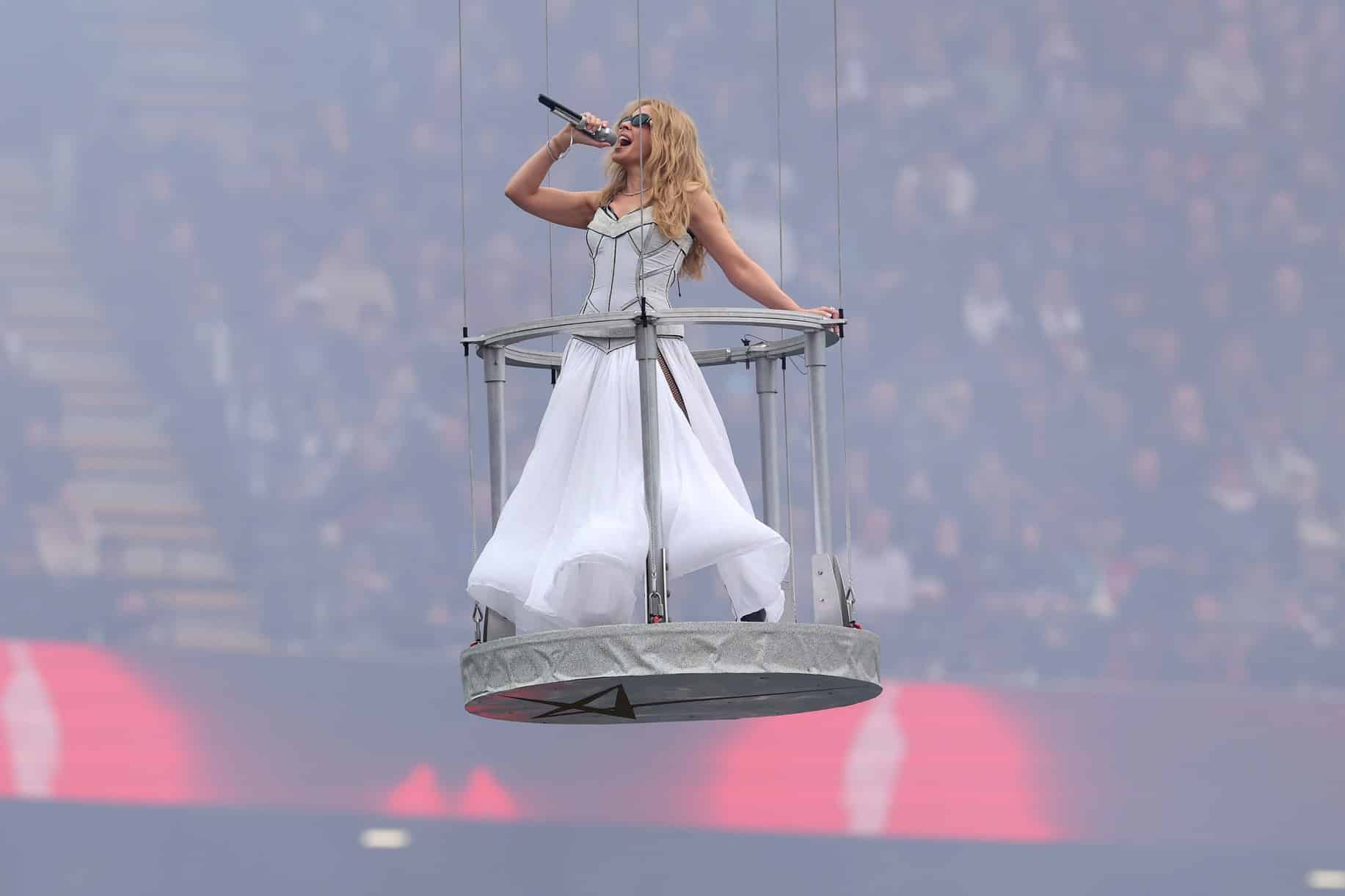 kylie minogue afl grand finale 25