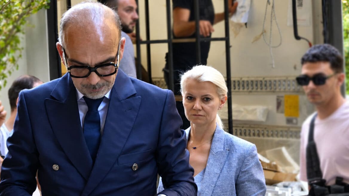 maketa giatroi kolonaki1