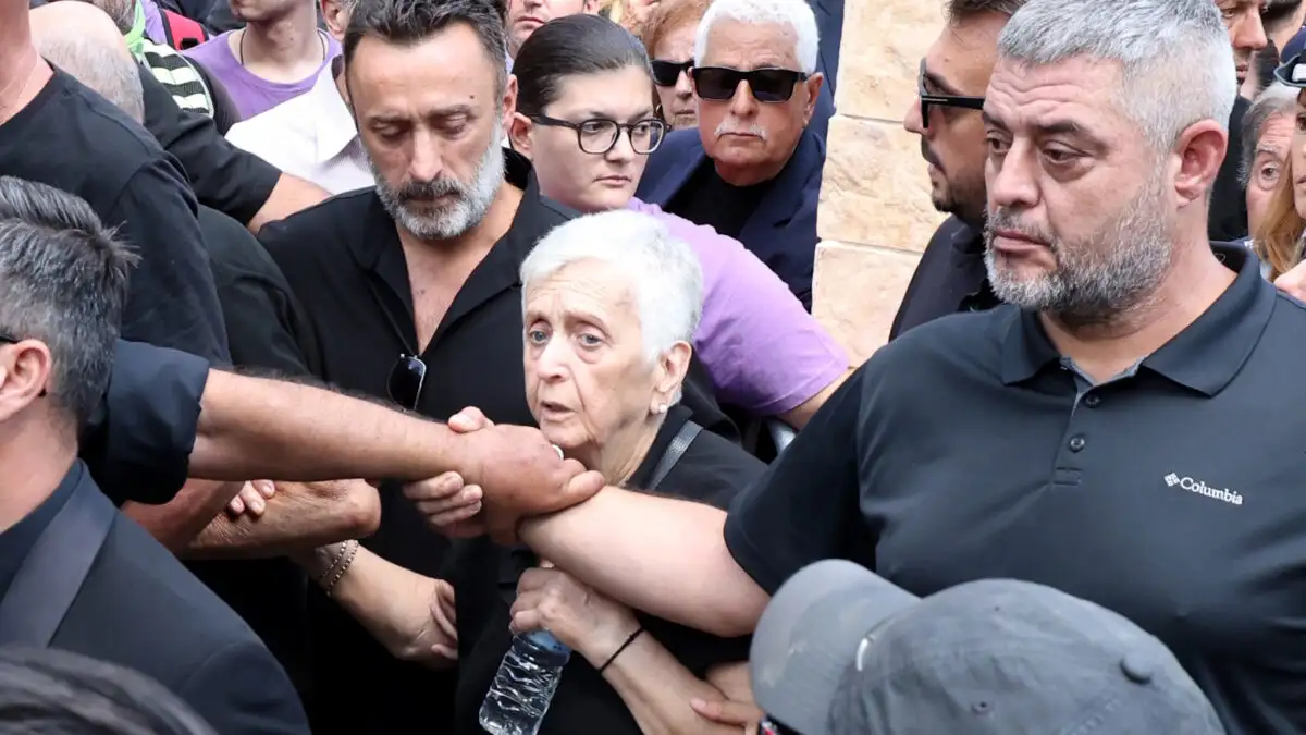 Η μητέρα του Μαζωνάκη σπάει τη σιωπή της και ξεσπά - «Ζητώ δικαιοσύνη για τη μνήμη του παιδιού μου» 2 mazonaki ndp 1 1200x675 1