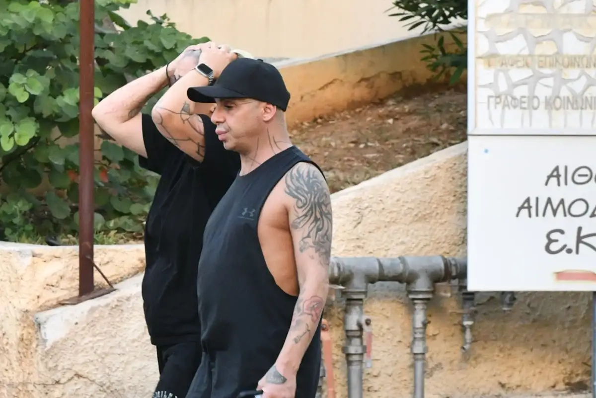 Συγκλονίζει το βίντεο: Η στιγμή που η αδελφή του Γιώργου Μαζωνάκη, Μαρία, φτάνει συντετριμμένη στο νοσοκομείο Ελπίς 2 mazonakis adelfi2