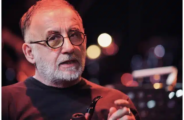Πρόωροι θάνατοι που συγκλόνισαν την Ελλάδα: 10 κορυφαίοι Έλληνες τραγουδιστές που έφυγαν πρόωρα, αφήνοντας τεράστιο κενό 6 mikroutsikos