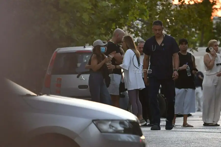 Σε σοκ η οικογένεια του Γιώργου Μαζωνάκη έξω από το «Ελπίς»: «Τους αλήτες!» - Ποια ήταν τα πρώτα λόγια της αδερφής του 1 photo1