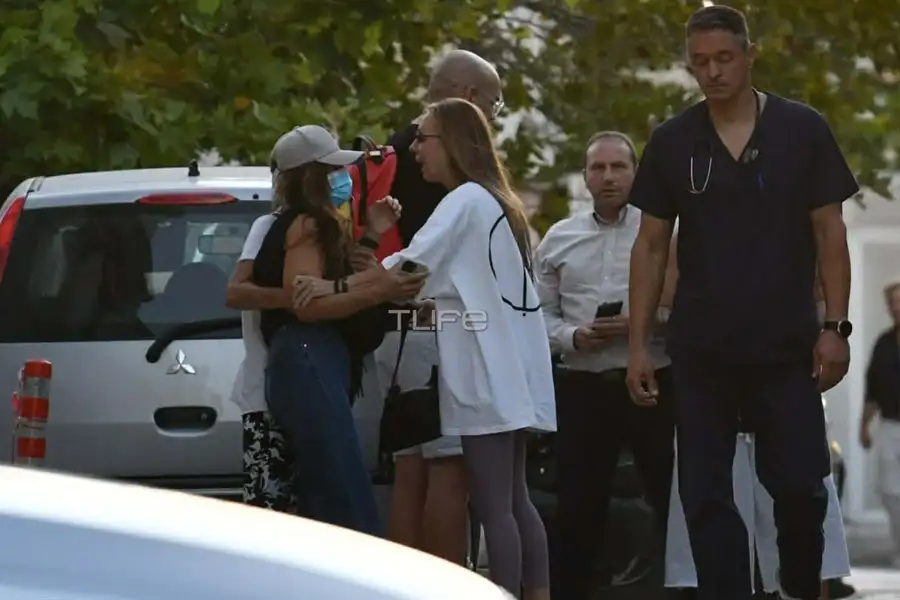 Σε σοκ η οικογένεια του Γιώργου Μαζωνάκη έξω από το «Ελπίς»: «Τους αλήτες!» - Ποια ήταν τα πρώτα λόγια της αδερφής του 2 photo2