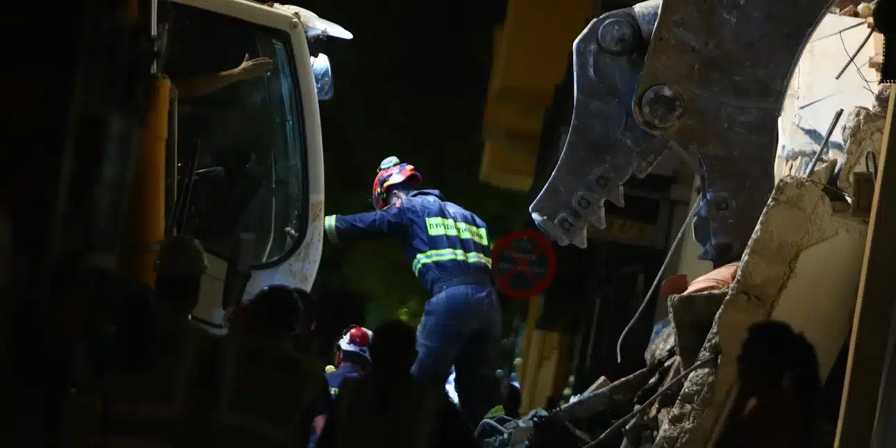 plaka brady ktirio ervnes emak.jpg