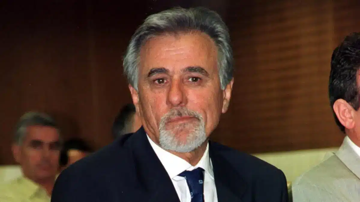 Καταραμένο έτος: 33 διάσημοι Έλληνες που έχουν πεθάνει μέσα στο 2026 5 spiros karatzaferis eurok 1 1200x675 1