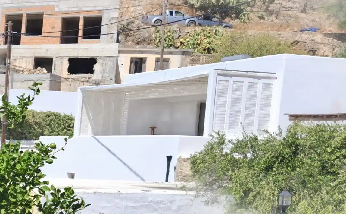 Μαζωνάκης: Είχε μεταμορφώσει παλιό εργοστάσιο σε σπίτι - Ο επίγειος παράδεισός του και η ιστορία με τον πατέρα του 1 spiti mazonaki