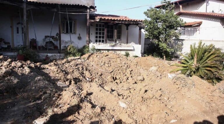 Μαθεύτηκε όλη η αλήθεια για την 90χρονη στον Μαραθώνα – Εκεί είχε βάλει το πτώμα της η ίδια της η κόρη για να της παίρνει την σύνταξη