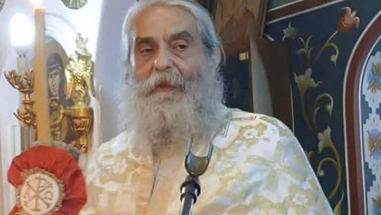 Πέθανε ο ιερέας που  είχε καταρρεύσει στη διάρκεια της θείας λειτουργίας τον Αύγουστο