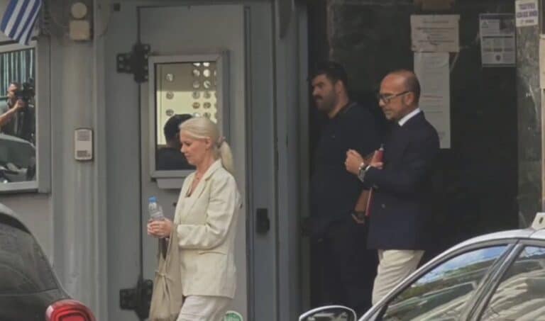Γιώργος Μαζωνάκης: Ολοκληρώθηκε μετά από 8 ώρες η απολογία της Ιωάννας Γάκα. Αρνείται τον δόλο – «Έκανα όσα προβλέπει η επιστήμη μου»