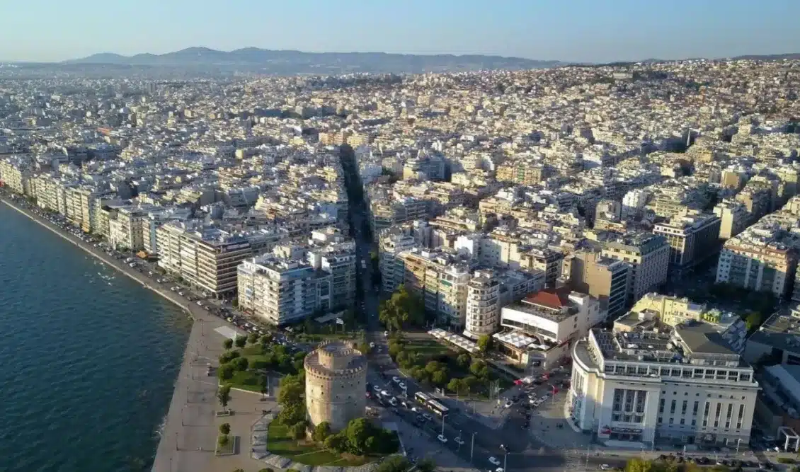 Κατηγόρησαν καθαρίστρια ότι έκλεψε 50.000 ευρώ από σπίτι στο Πανόραμα, αλλά τα λεφτά τελικά ήταν μέσα στο σπίτι 2 thessaloniki anatropi me ta 50000 euro sto panorama