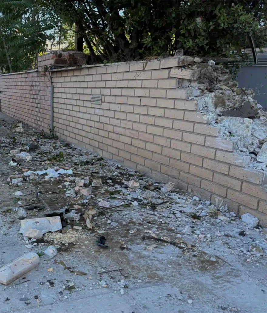 Τροχαίο στην Ποσειδώνος: Νεκροί οι 3 επιβαίνοντες του αυτοκινήτου που ανετράπη – Σε κρίσιμη κατάσταση οι 2 τραυματίες 1 troxaio poseidwnos 1