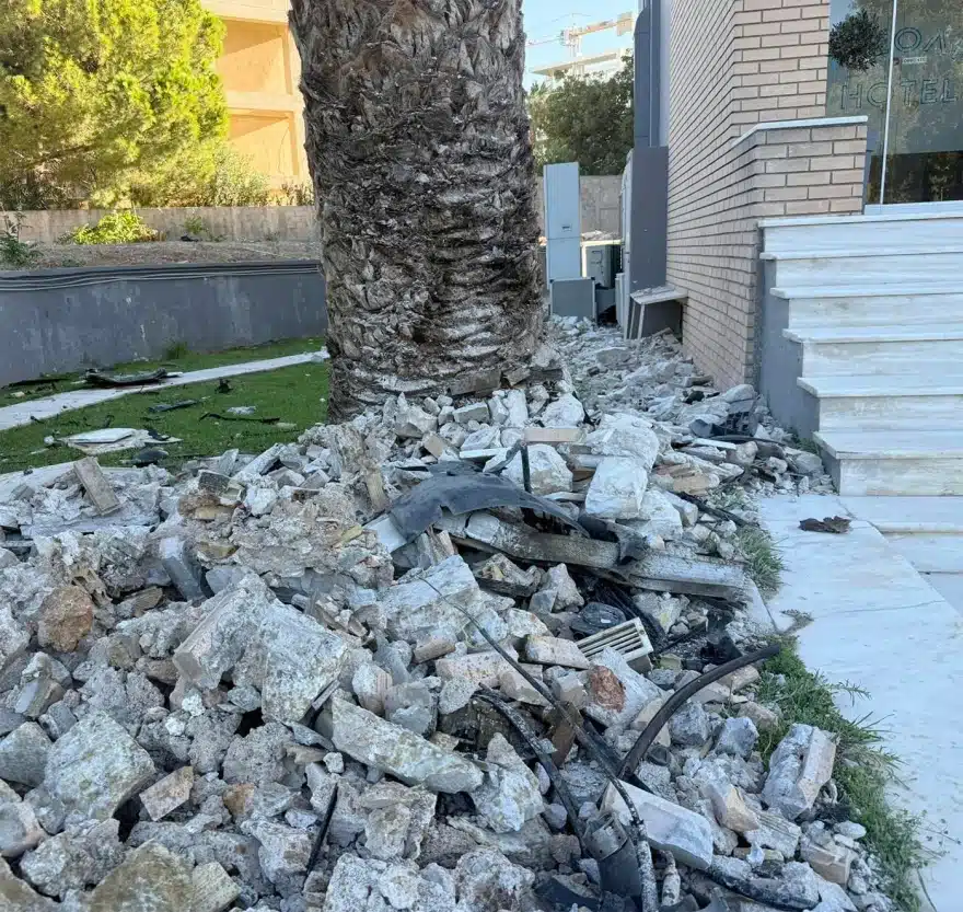Τροχαίο στην Ποσειδώνος: Νεκροί οι 3 επιβαίνοντες του αυτοκινήτου που ανετράπη – Σε κρίσιμη κατάσταση οι 2 τραυματίες 2 troxaio poseidwnos 2