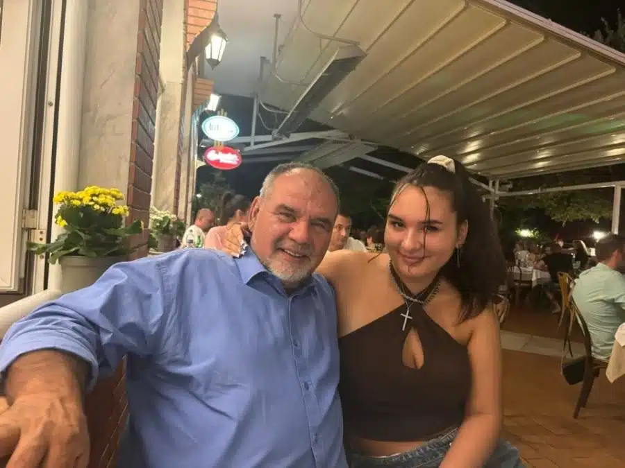 Θεσσαλονίκη: «Καλό ταξίδι αγγελούδι μου» – Ραγίζει καρδιές ο πατέρας της 20χρονης που πέθανε μετά από χρήση MDMA 1 20iiiii iiiiiiiiiioi3