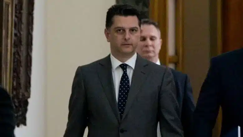 Παραιτήθηκε ο διευθυντής του πρωθυπουργικού γραφείου στη Βουλή 2 9c48eaca 2426781