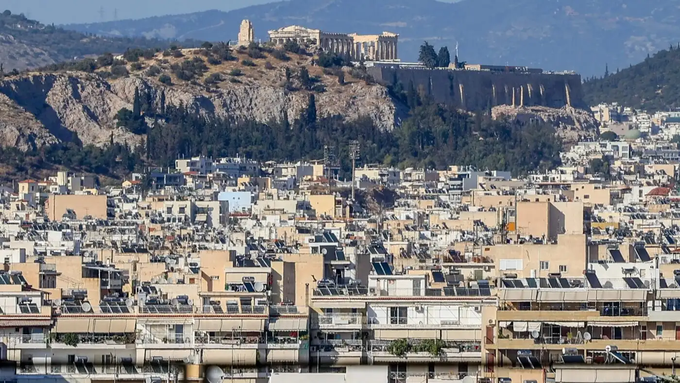 Απόφαση ΣτΕ: Μπλόκο στους πλειστηριασμούς α’ κατοικίας για χρέη προς το Δημόσιο, αν ο οφειλέτης έχει και άλλα περιουσιακά στοιχεία 3 akinita ktiria athina scaled 1 1400x788 1