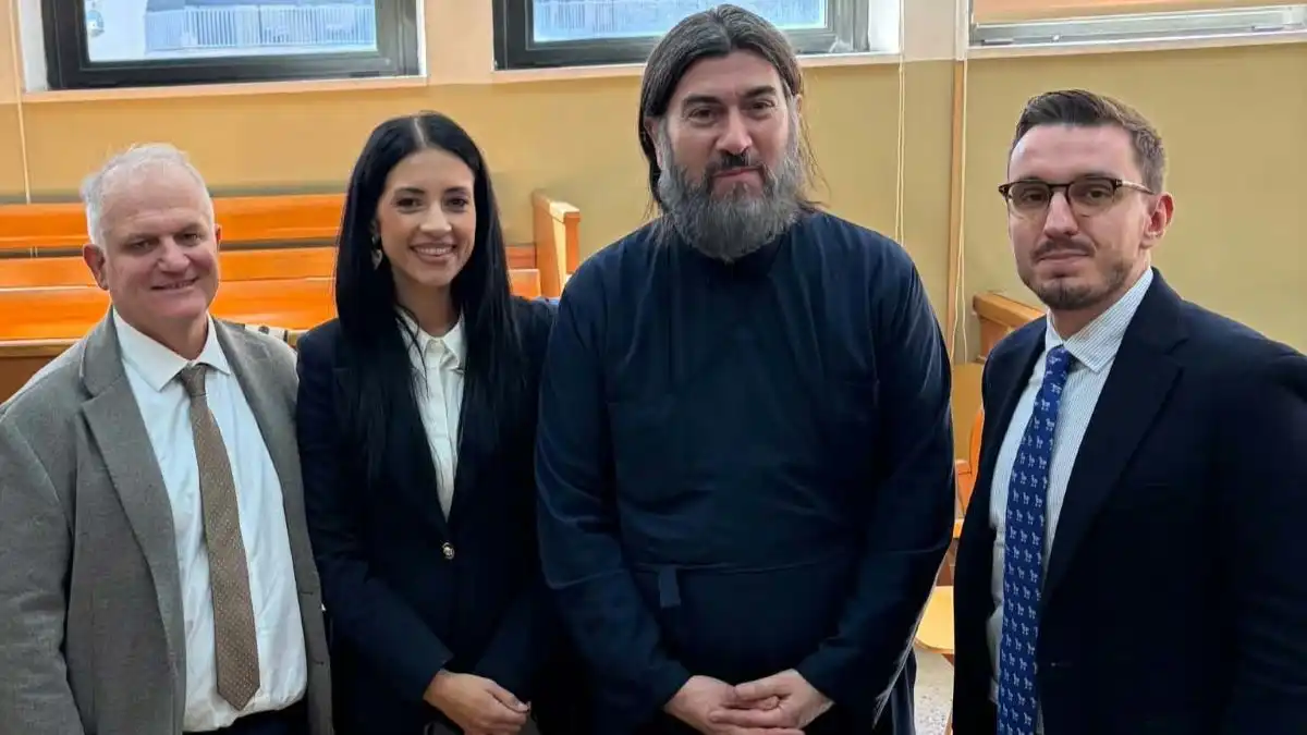Ομόφωνα αθώος ο πατέρας Αντώνιος για την υπόθεση της Κιβωτού του Κόσμου στα Ιωάννινα 2 antonios synigoroi 19 13 35 33 039 1