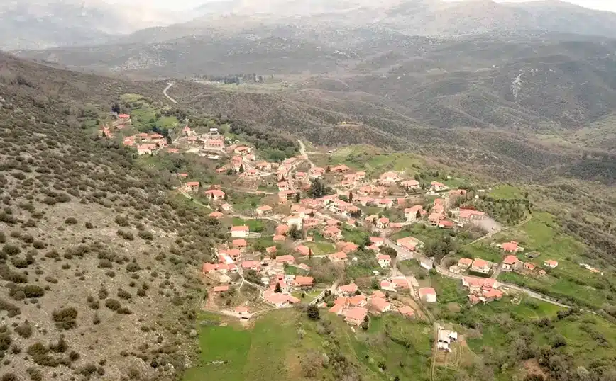 Η καταγωγή του Νίκου Καρβέλα που λίγοι γνωρίζουν – Από εδώ κατάγεται ο κορυφαίος Έλληνας μουσικοσυνθέτης 8 asea5