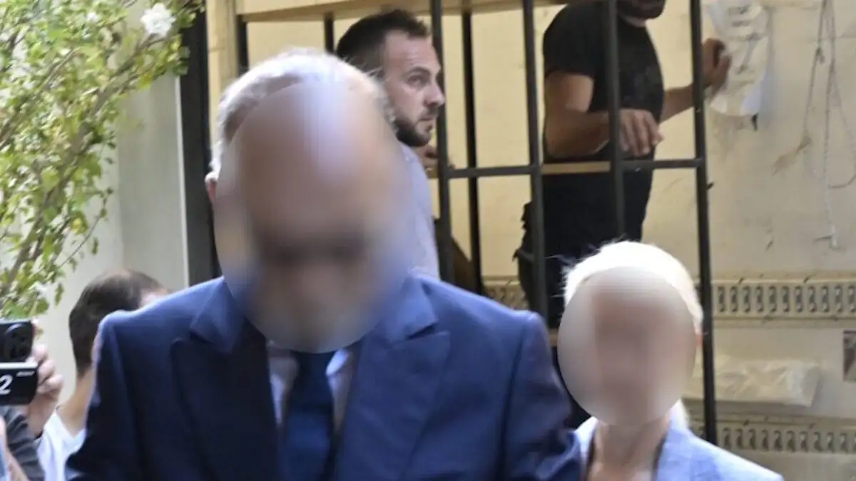 Υπόθεση Μαζωνάκη: «Εγώ κάλεσα το ΕΚΑΒ» κατέθεσε η κόρη των γιατρών – Tι παραδέχθηκε 1 giatroi kolonaki 2 1200x675 1