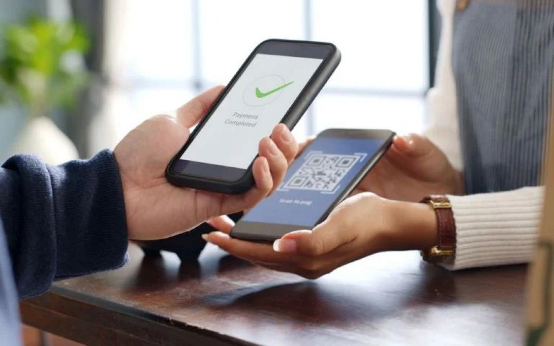 iris pay phone shutterstock